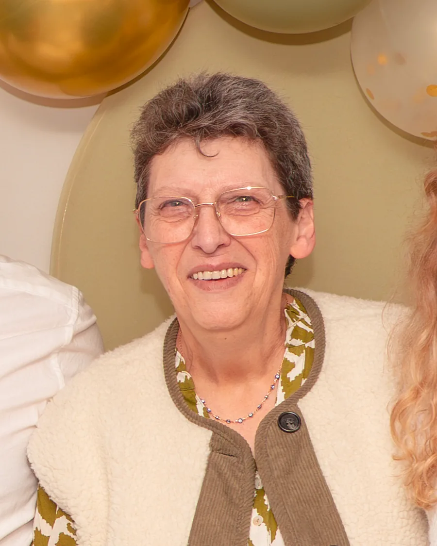 Anne-Marie, qui tient le gîte et le café Au Bon Accueil à Malbouzon